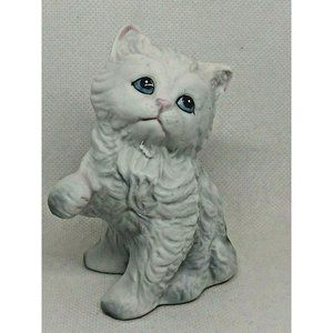 Vintage Homco White Kitten Figurine Blue Eyes Hand Painted Porcelain Cat Japan
